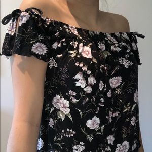 ⭐️floral american eagle off the shoulder top⭐️
